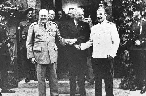 苏联1945年出兵东北的目的是什么？真的是某些亲美仇俄的人说的那样，是为了抢夺东