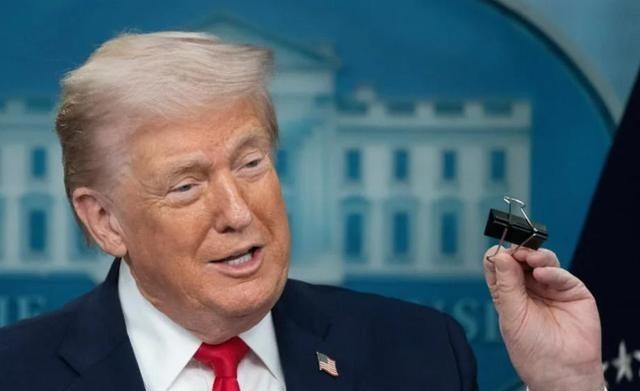 特朗普最终拿下格陵兰岛的方案曝光！根据美媒披露，目前有四种方式：第一种方法，是学