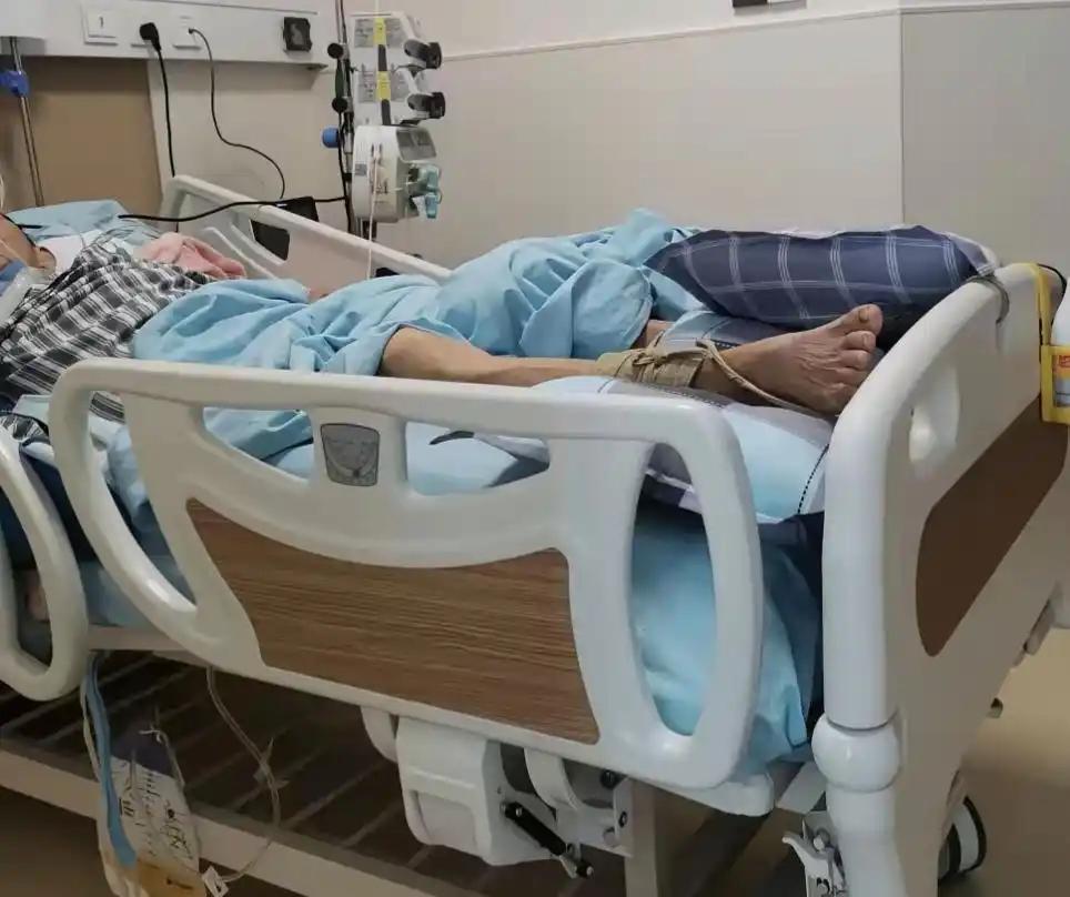 又是息事宁人？！重庆高新区一名老人遭人殴打，四根肋骨骨折，肇事方赔付8万元之
