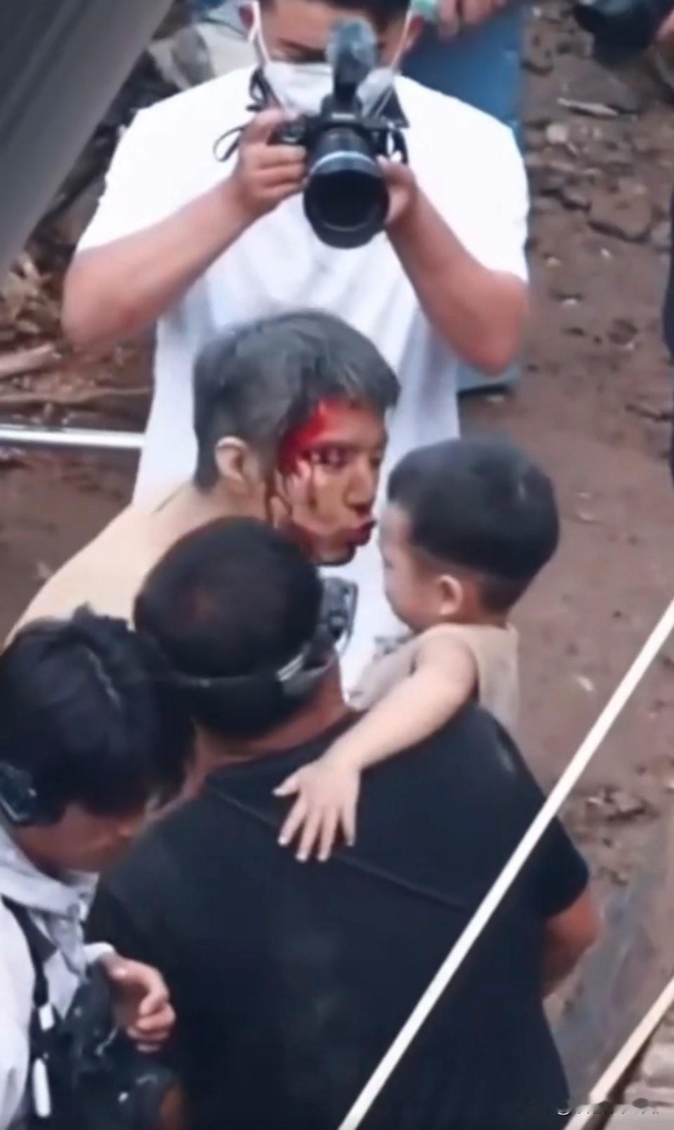 我们接受小演员一直躲避肖战亲吻也能接受肖战被拒绝了还那么开心但我真的不能接受