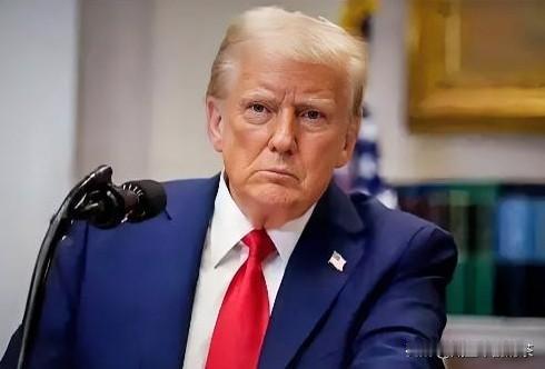 这回懂王是真的急了！直接跟自家人摊牌：中期选举要是输了，我就得被弹劾。新