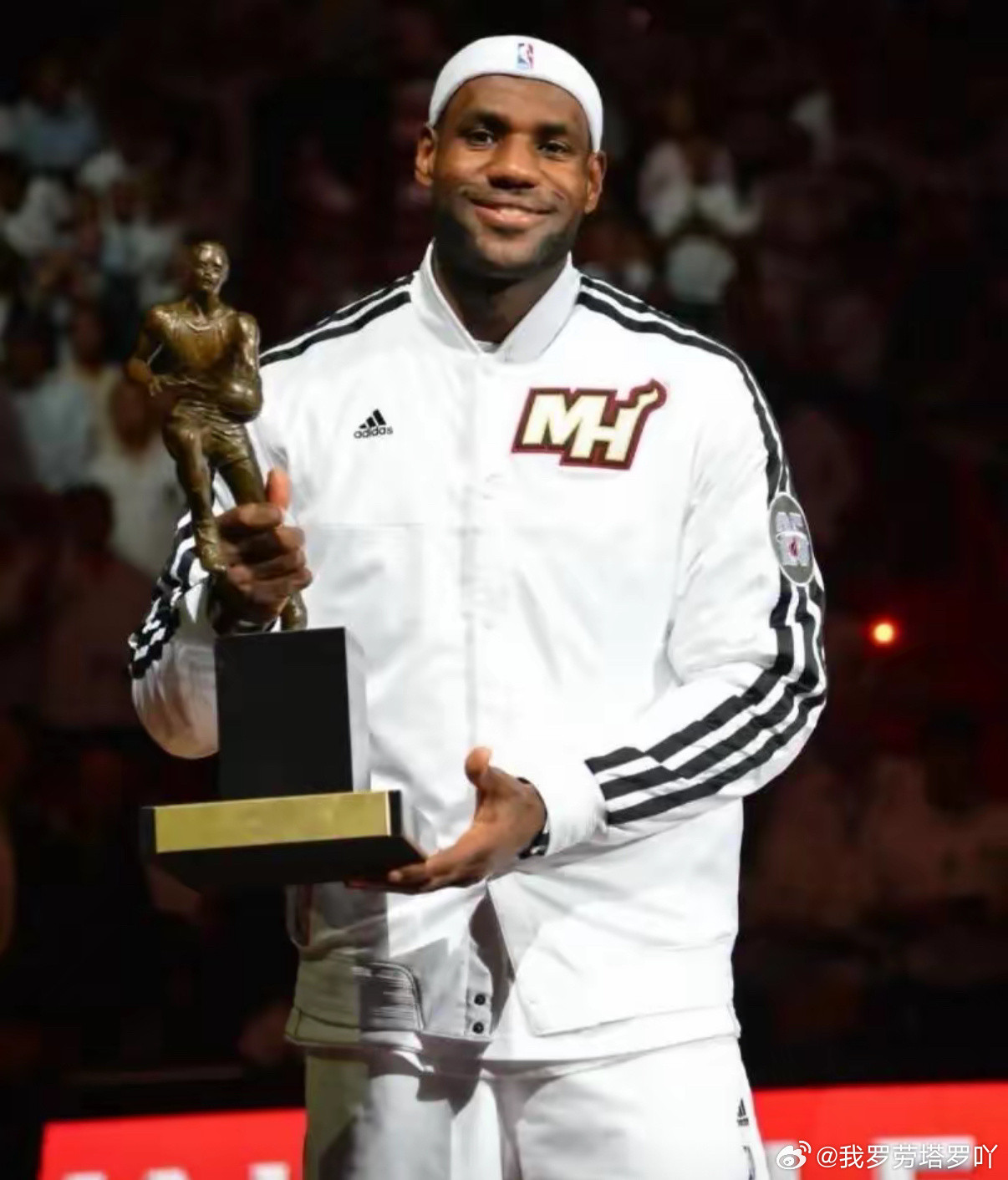 27岁对比一目了然，差距无需多言东契奇已年满27岁，生涯至今仍无常规赛MVP，更