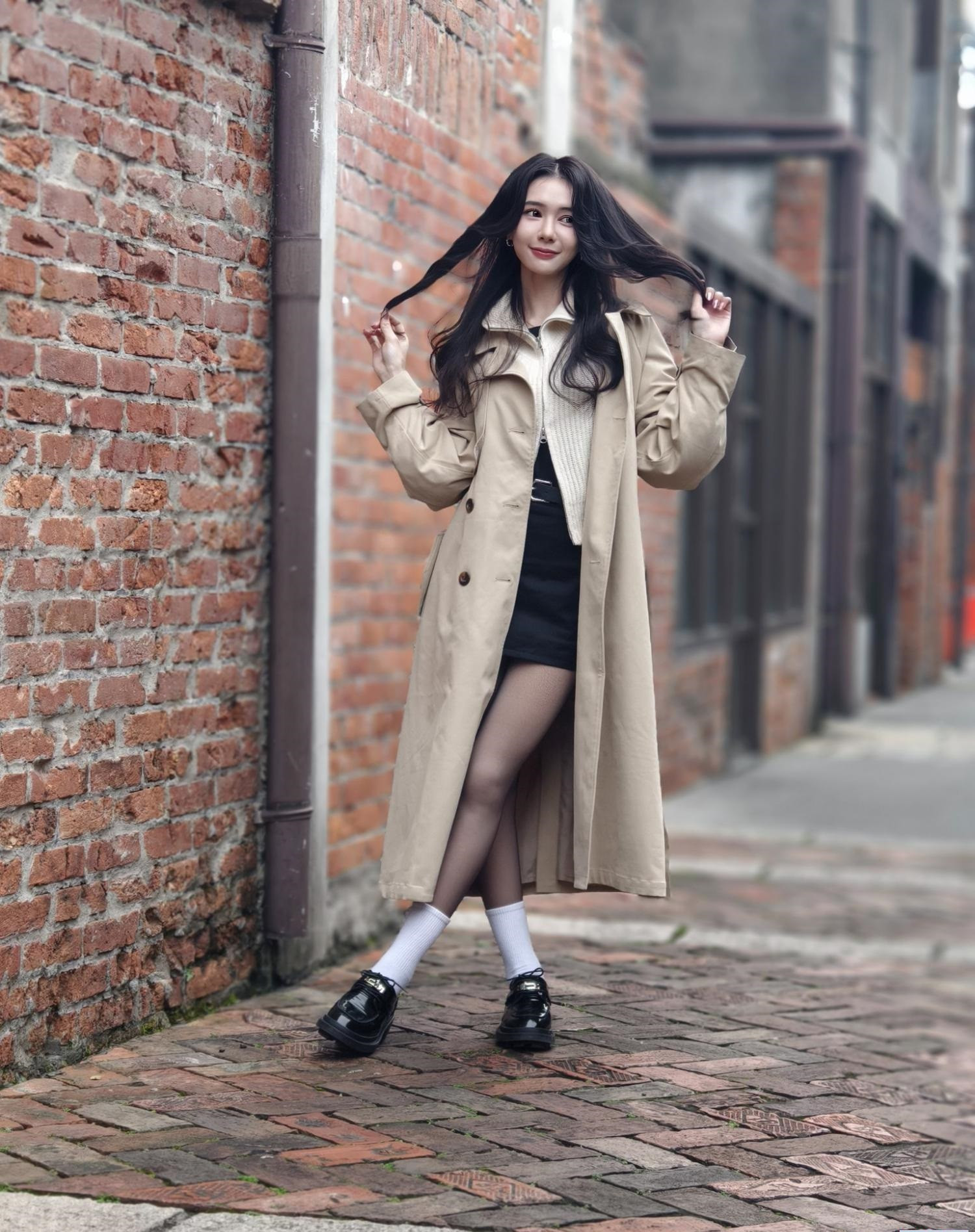 美女时尚街拍，小姐姐这一身看着就舒服。