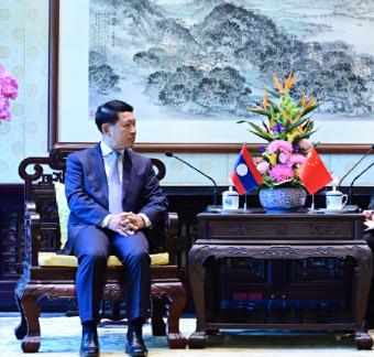 老挝代表沙伦赛访华！还与中方共同打造经济走廊升级版！4月21日，老挝代表沙伦赛