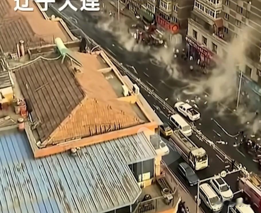 从大连发生的供热管道爆裂，造成一死一伤的事件中看出，我坚决不租老旧小区就是对的！