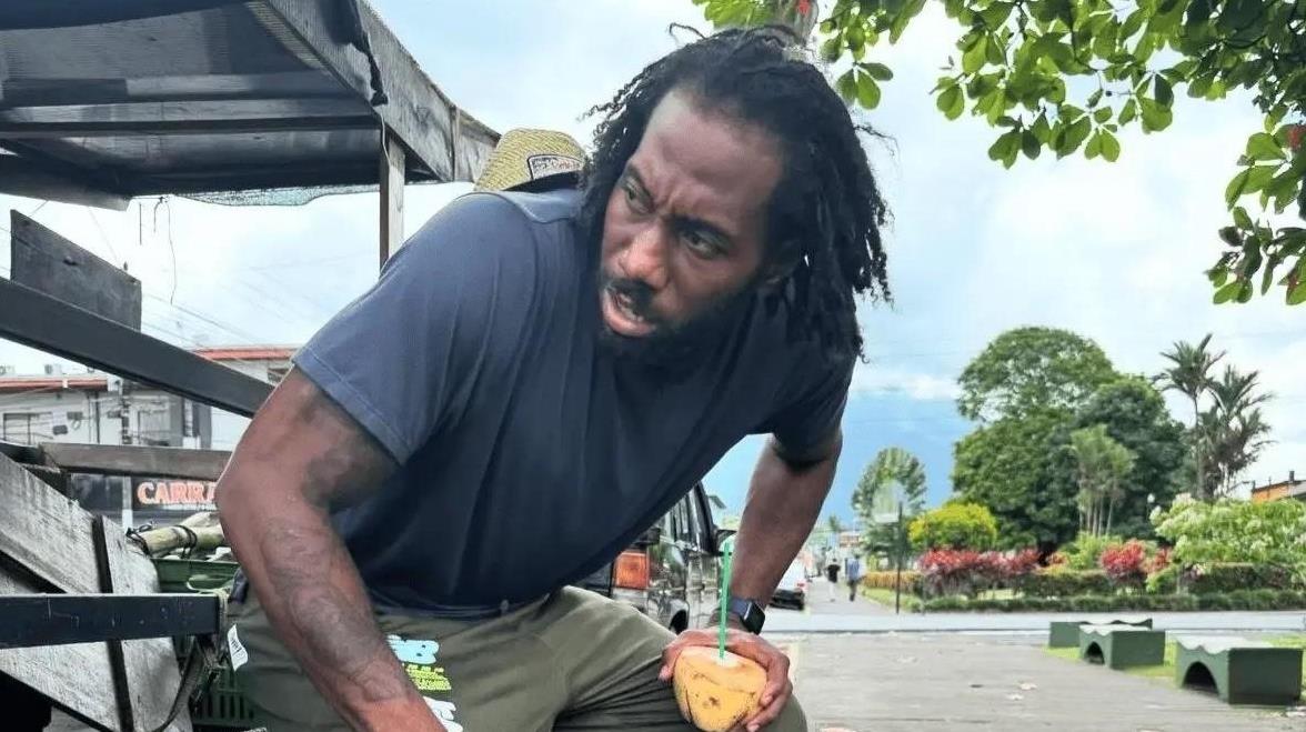 伦纳德的勤俭节约故事就是扯淡，正确的价值观也经不起低劣编造。最近有不少媒体鼓吹