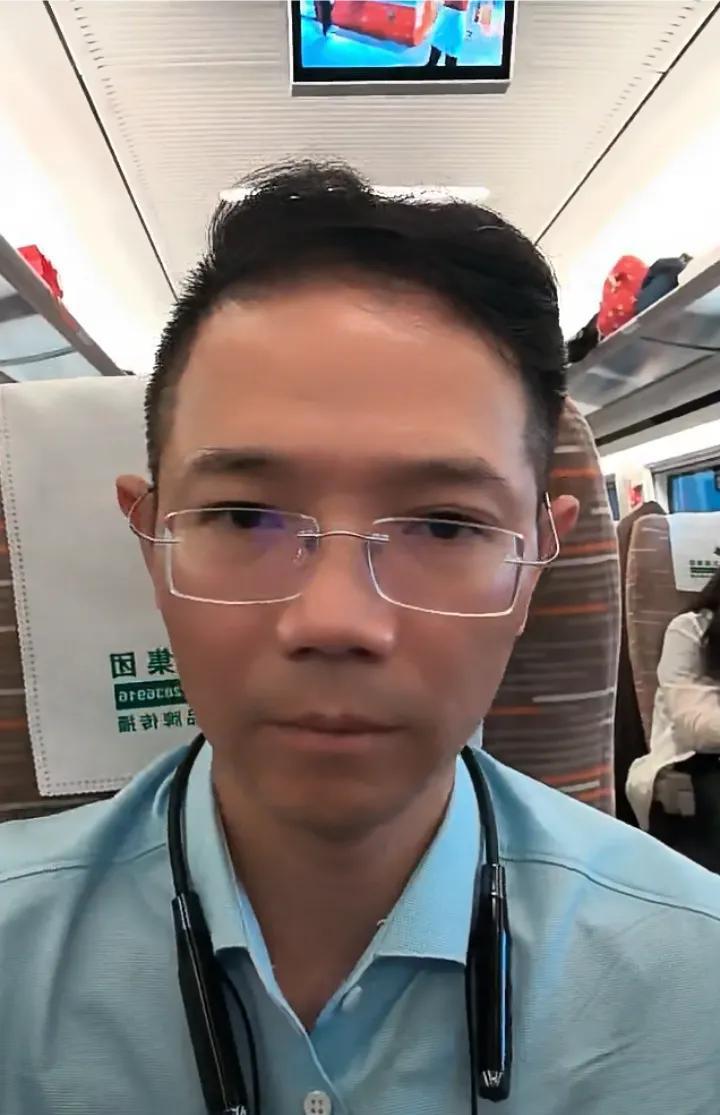 太好啦，李老师，又出发了，这次坐的是高铁，千人云守护！做一个律师不容易，天南