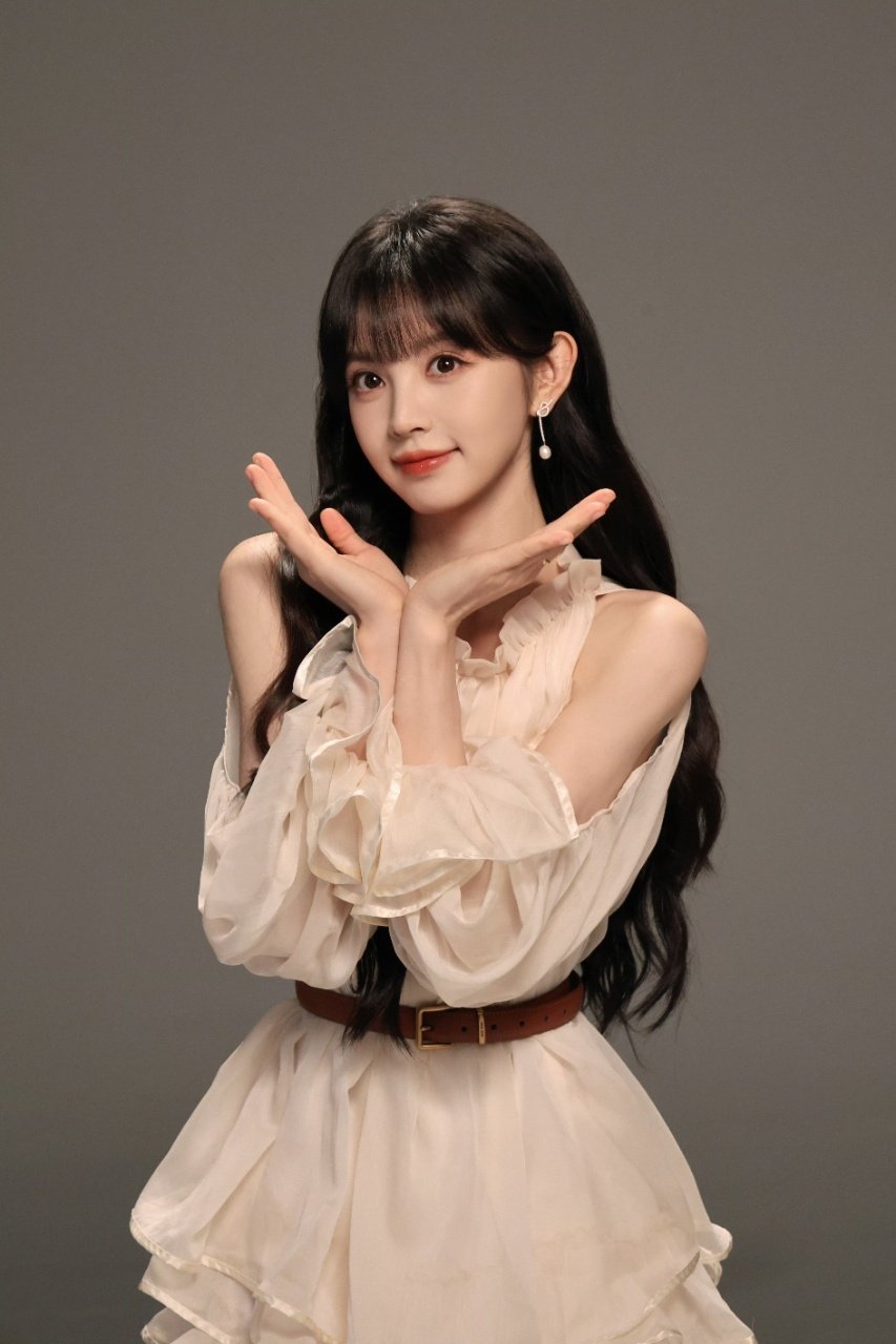 田曦薇明媚小蝴蝶对田曦薇不心动挑战田曦薇明媚小蝴蝶！！！