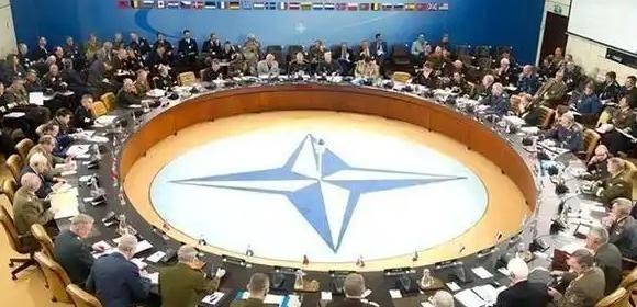 北约敢不敢灭了俄罗斯？按理来说北约作为一个军事集团，若联合起来对付俄罗斯，实力上