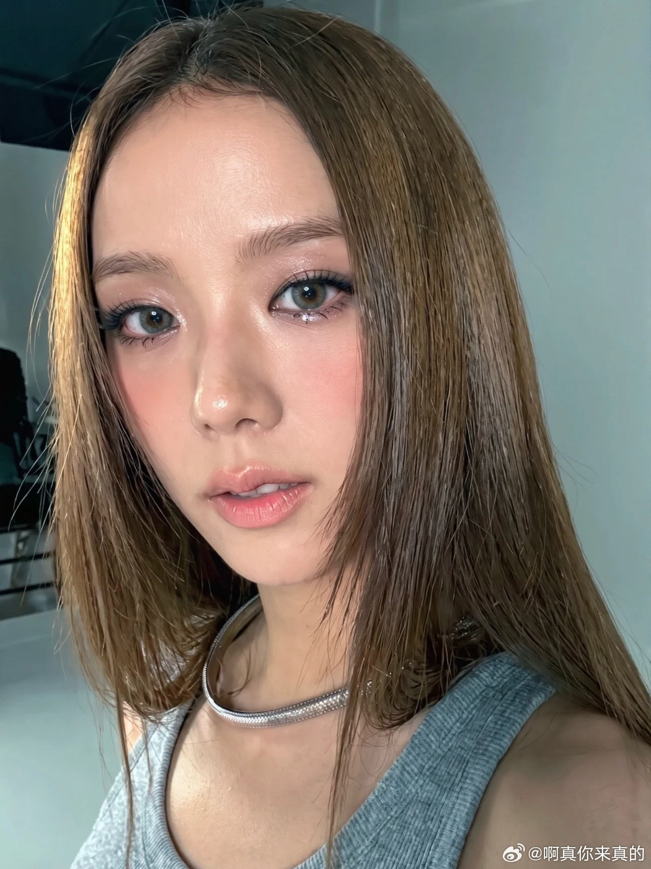 我去好美的五官好美的妆。。