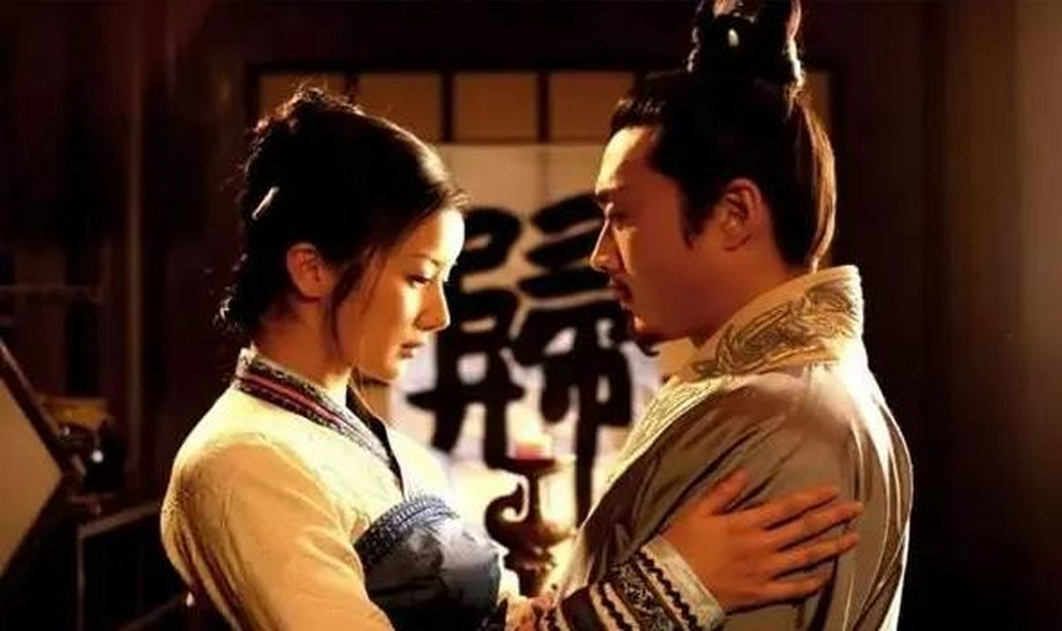 公元592年，宰相杨素将心爱的夫人乐昌，许配给一叫花子。夫人低头不敢作声，任凭叫