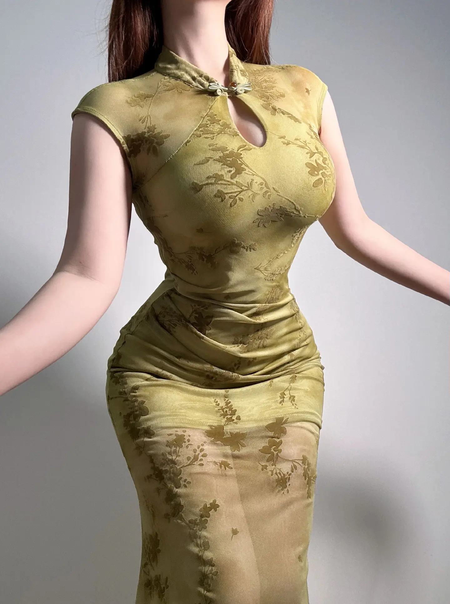 旗袍上身尽显婀娜身材 今天的魅力是旗袍给的 东方古典美 显瘦修身旗袍 绿色旗袍