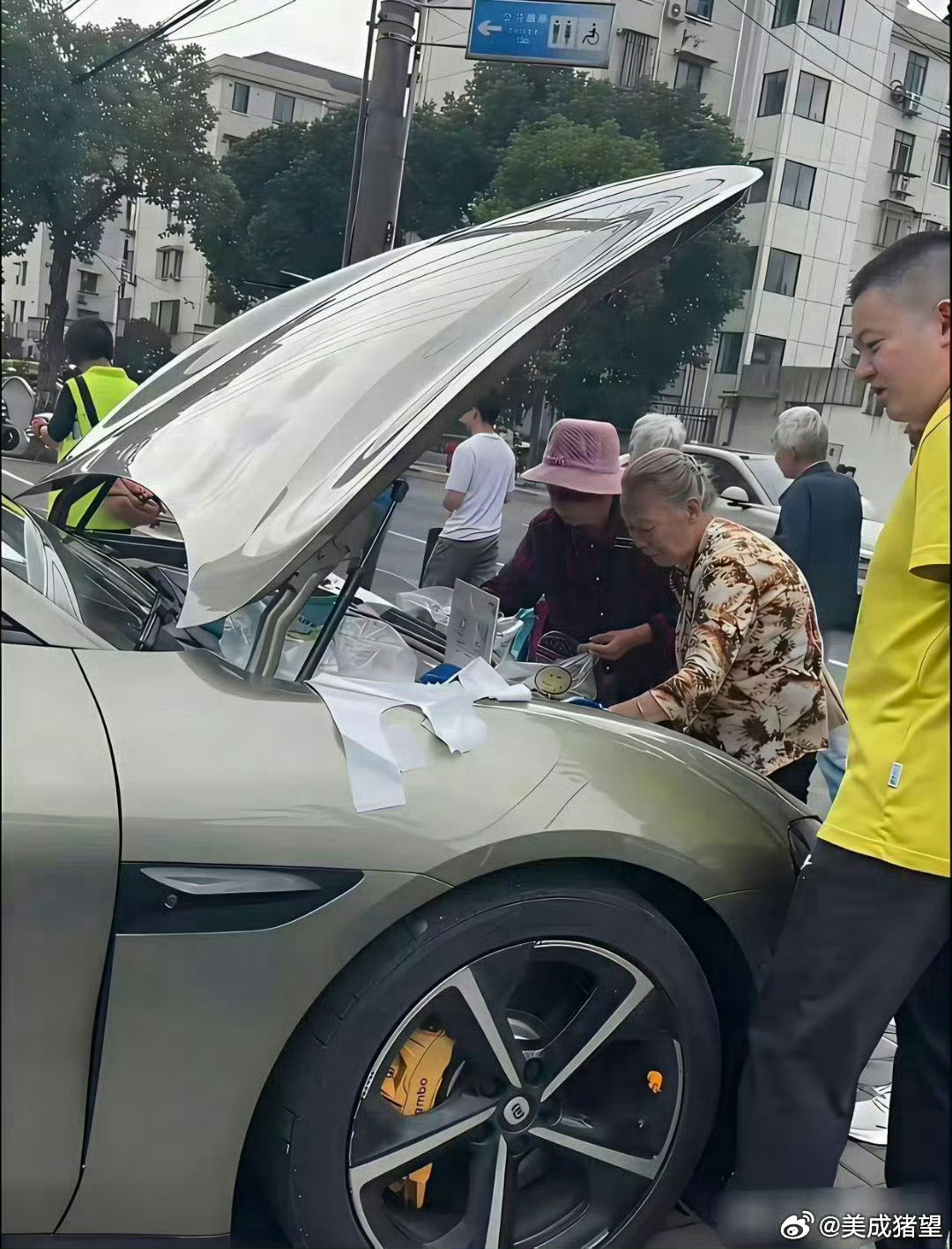 雷军要是看到这一幕，也欣慰了吧，终于有人懂他了