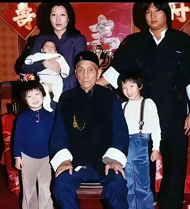 洪金宝家的大功臣，韩国媳妇曹恩玉，和洪金宝结婚18年婚后育有3子1女，虽然离婚但