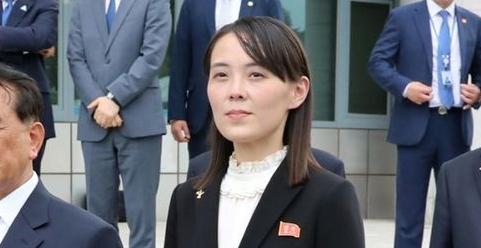 发出"灭国"警告，金正恩做出一个重大表态！ 据朝中社报道，当地时间8月19日