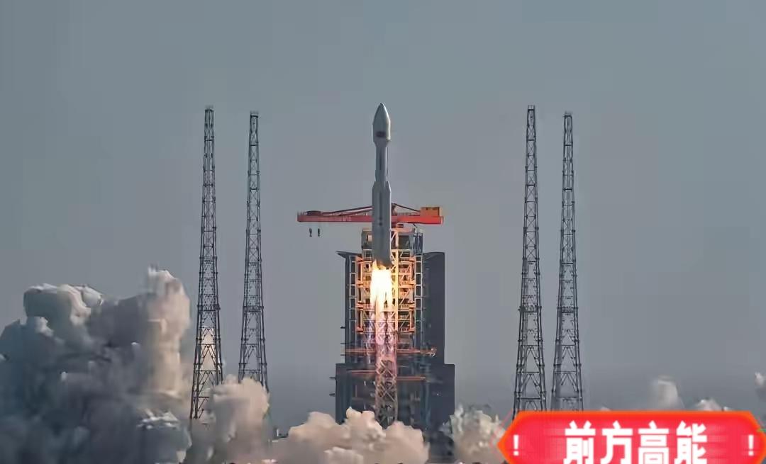 发射成功！厉害了，我的国。​12月6日，我国在海南用长征八号甲火箭，把卫星互