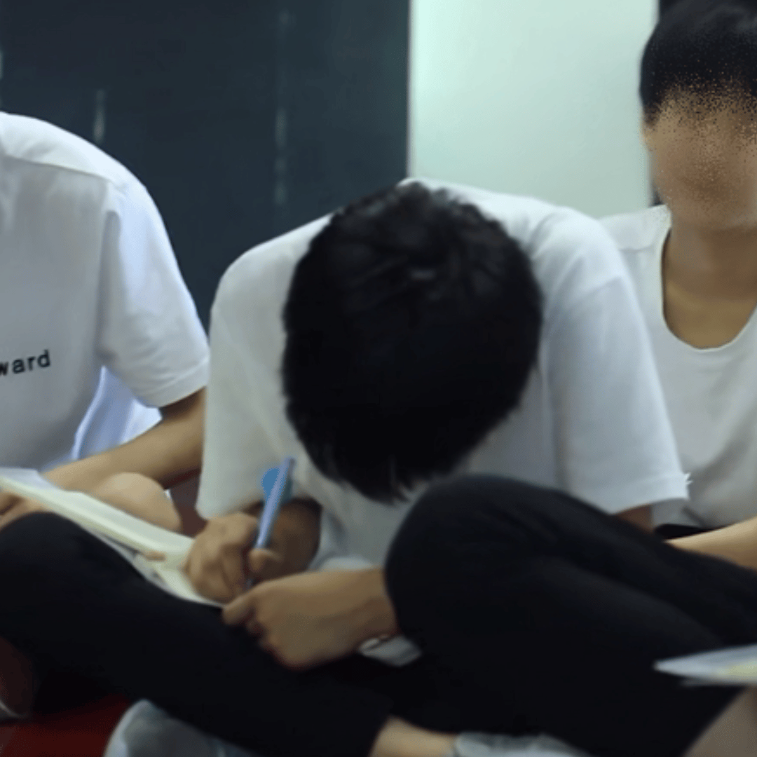 老师这笔咋写不出来啊ಠ_ಠ
