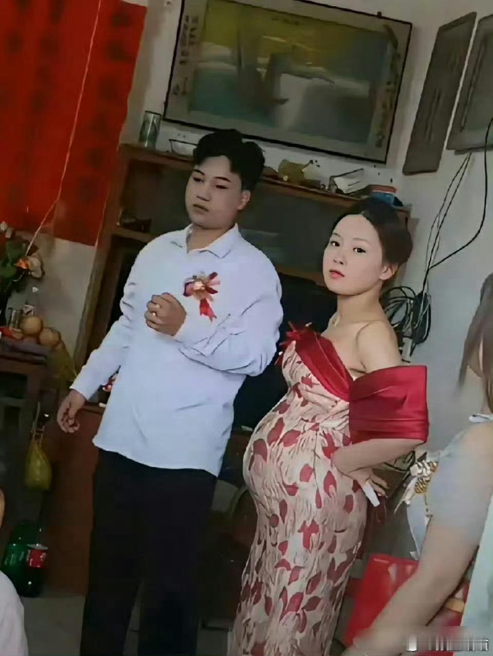 看到新娘新郎，突然觉得社会不仅进步了，而且更宽容了。​​​