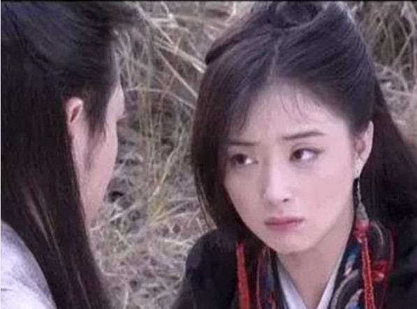 2003年，刘涛拍《天龙八部》的时候，大晚上在帐篷里和胡军玩起了“咏鹅”，“鹅鹅