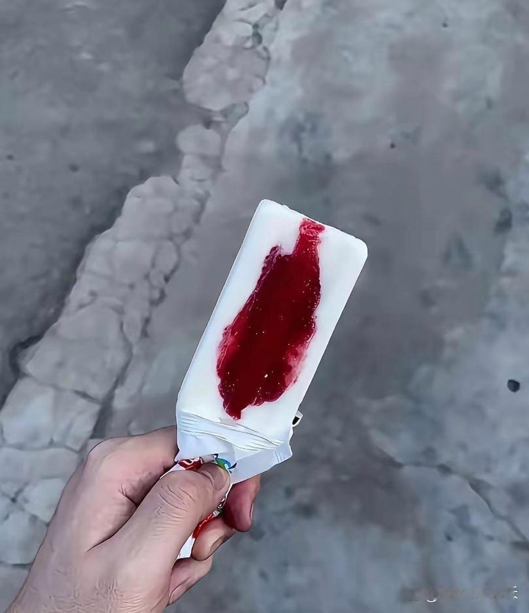 这雪糕一打开，瞬间没了胃口