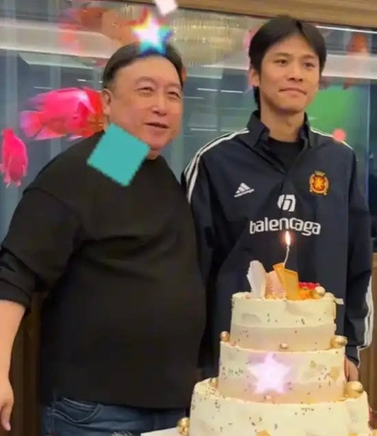 疯狂小杨哥露面直播电商与影视资本，两者看起来毫不相干的群体，这次竟然凑合在了一