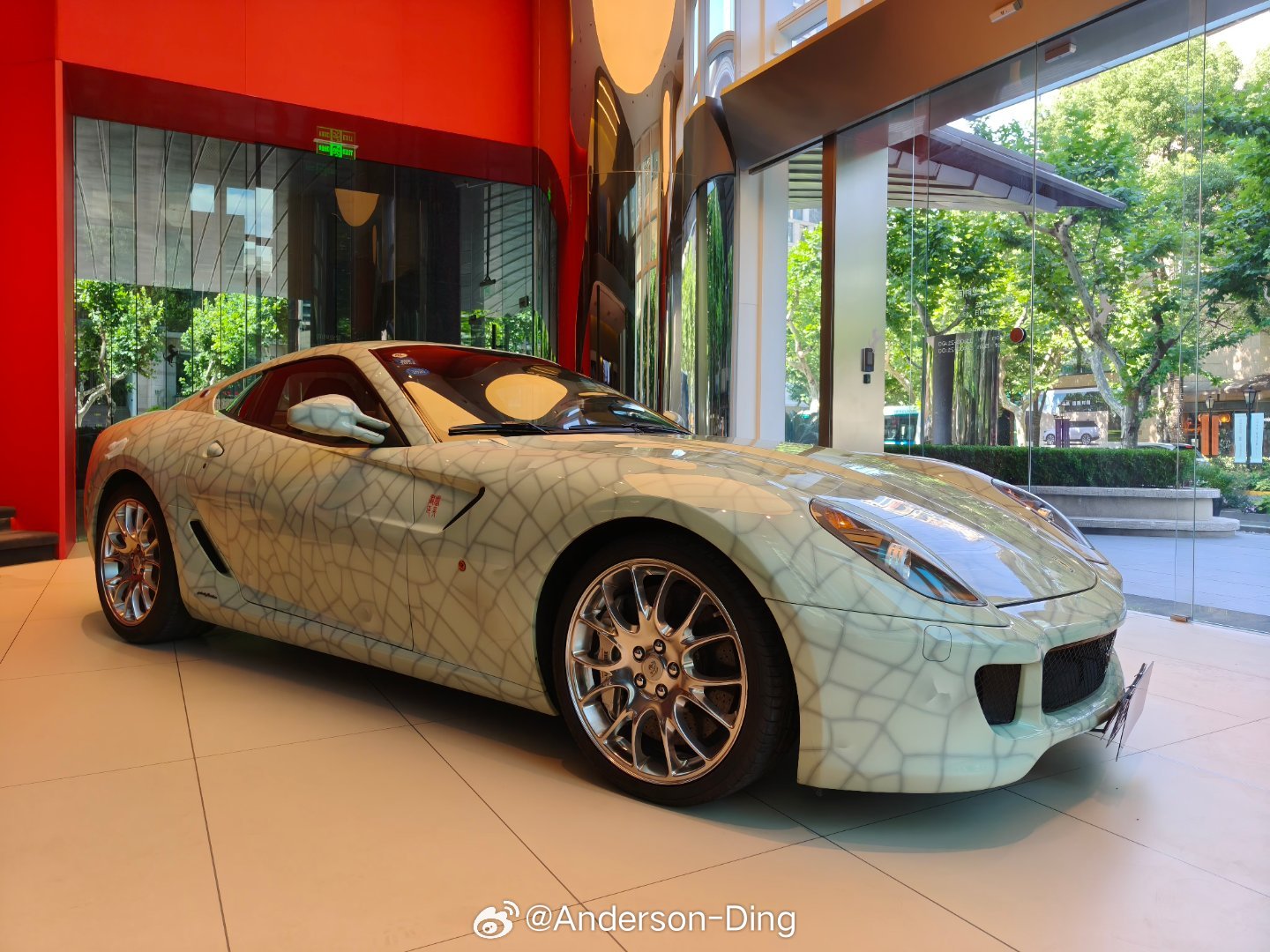 第一次见实车，照片无法展示温润如玉的质感，很震撼。​​​