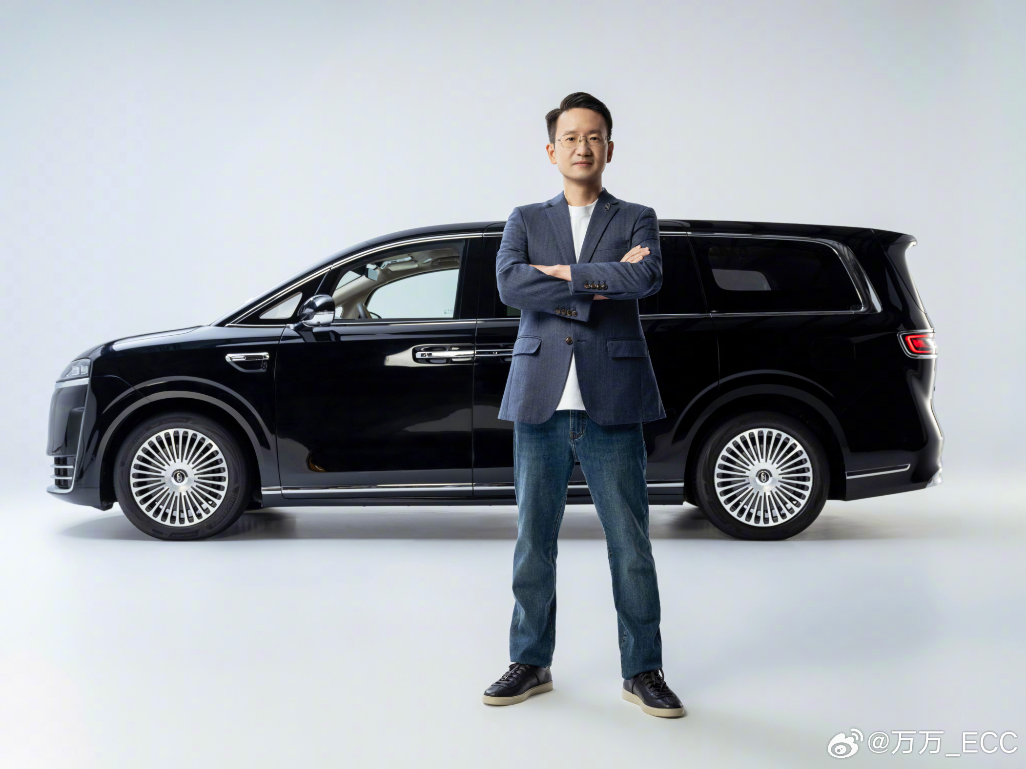 新任智界董事长郭锐接受新浪专访，他的背景挺有意思。从北大量子计算博士，到华为终端