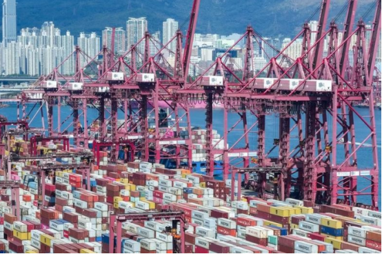 香港邮政这一招，直接把美国给整不会了！谁也没想到，香港邮政突然宣布：寄往美国的包