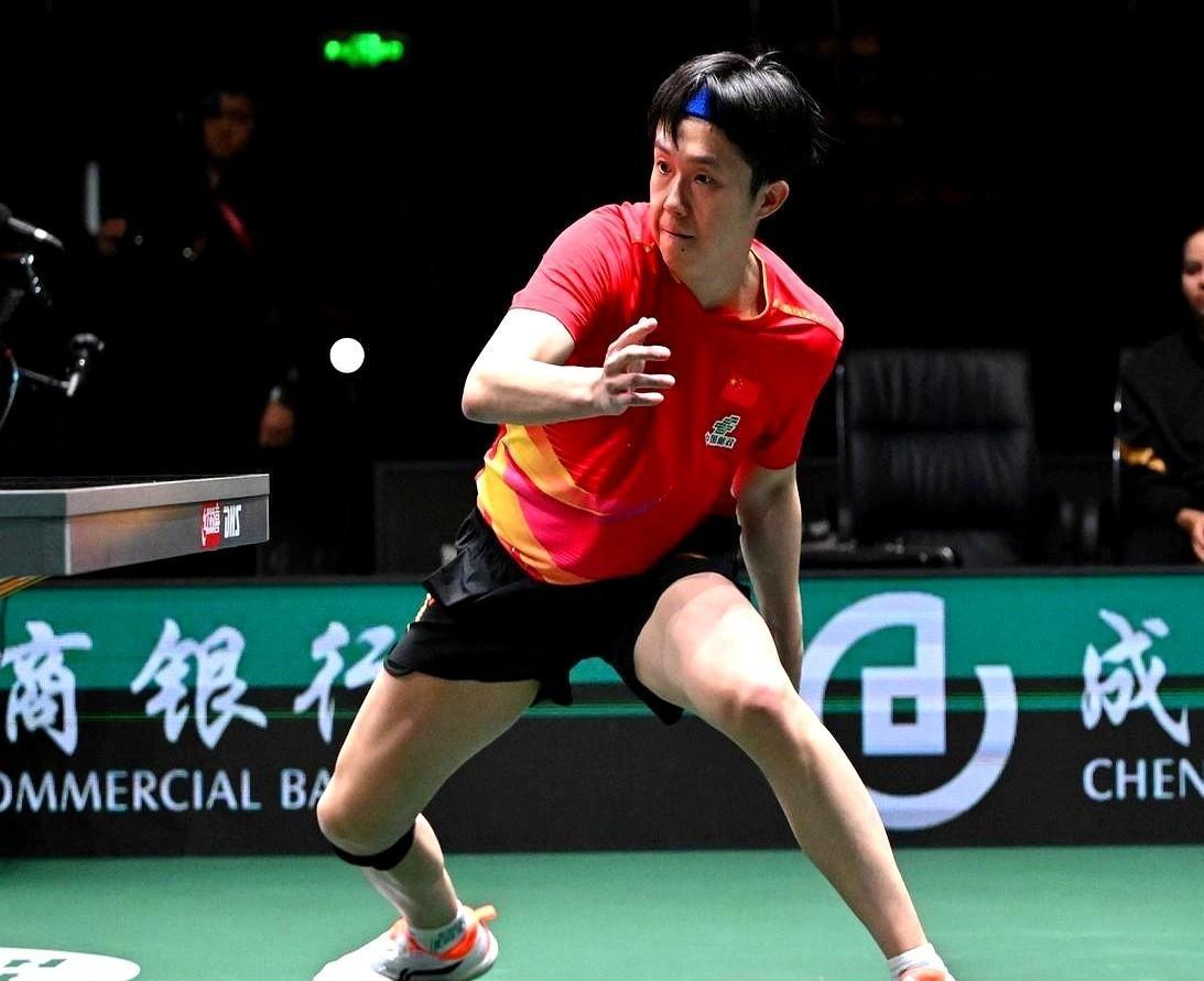 有人把主力全都请下场休息。有人还在台上像咬着牙一样把每一分捞回家。你跟我坐一