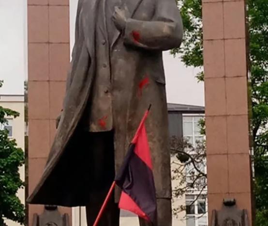 在纪念伟大卫国的战争胜利80周年前夕，乌克兰新纳粹组织大本营，位于该国西部的利沃