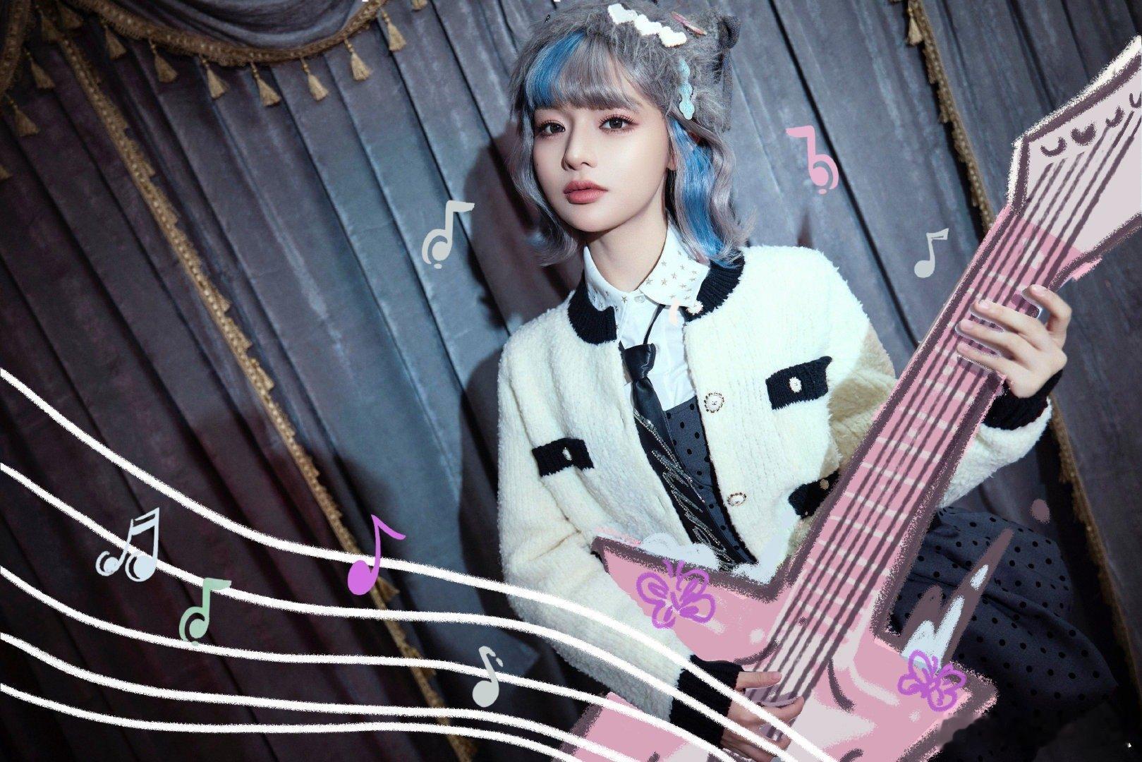 黄霄雲我没有做妆发追星界的天花板，大概就是黄霄雲这样：被偶像眷顾，又用实力回应