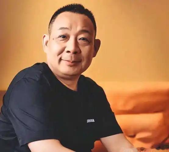 胖东来再一次证明了，干掉实体经济的，永远不是电商，而是房东！胖东来又上热