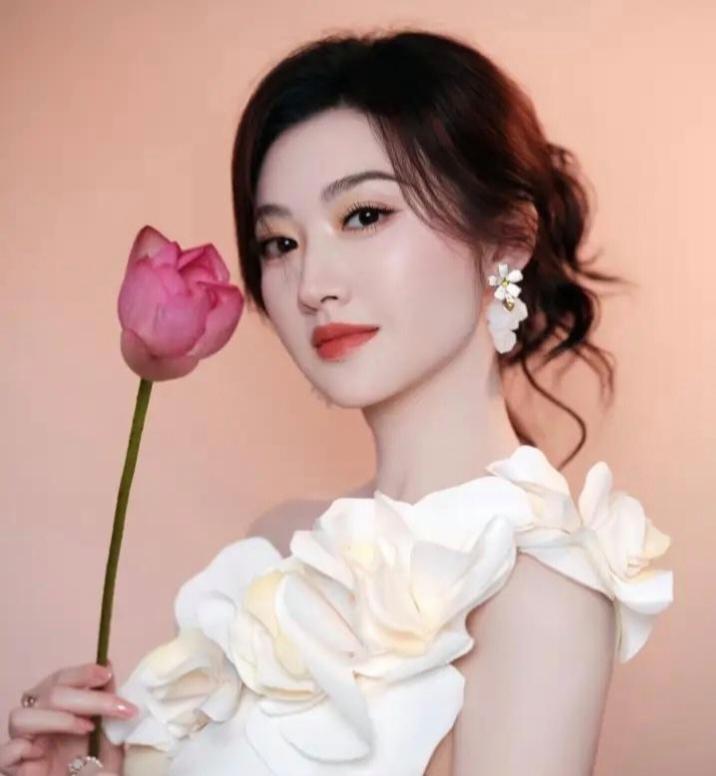 1.许凯如今发展势头大不如前，王星越反倒越来越受于正看重，资源倾斜非常明显，优