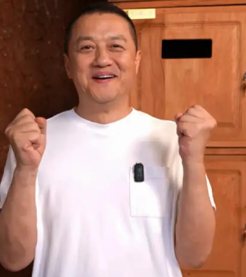 这哥们是真爱折腾呀！好不容易缓口气，又开始整活！你倒是无所谓，可把网友急坏了！