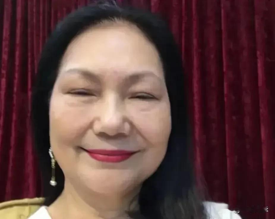 葛斯齐直播直呼其“老梅”S妈发文后，葛斯齐终于坐不住了，出来直播喊话老梅:再这