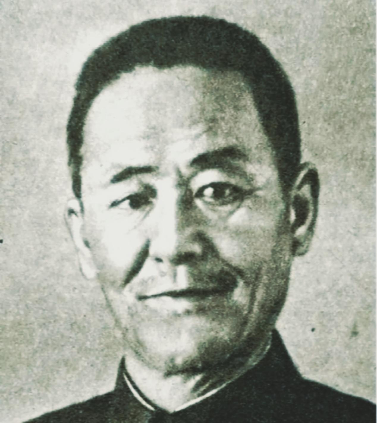 李富清，1898年生于山东，早年随家人闯关东来到沈阳。家中贫寒，他小小年纪便捡煤