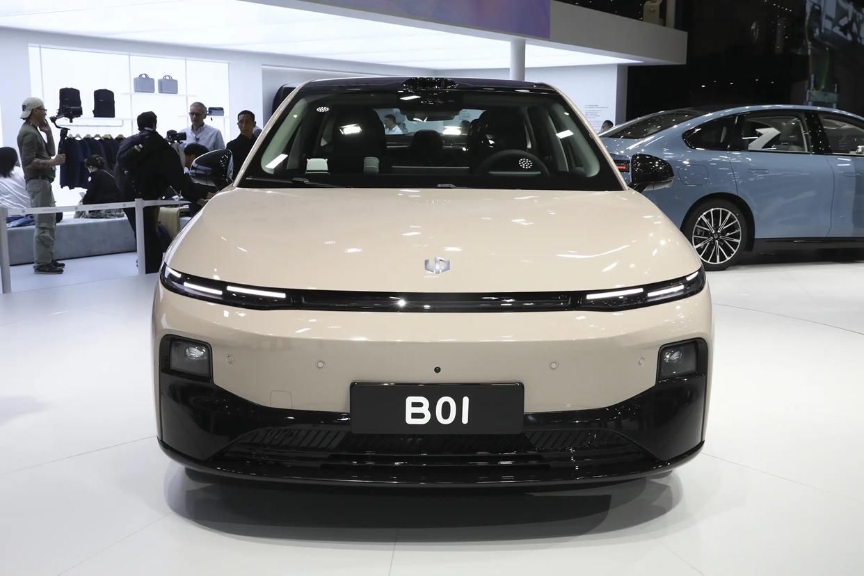 零跑B01●价格预测：10新车体验8295芯片跑出骁龙625的效果，点个