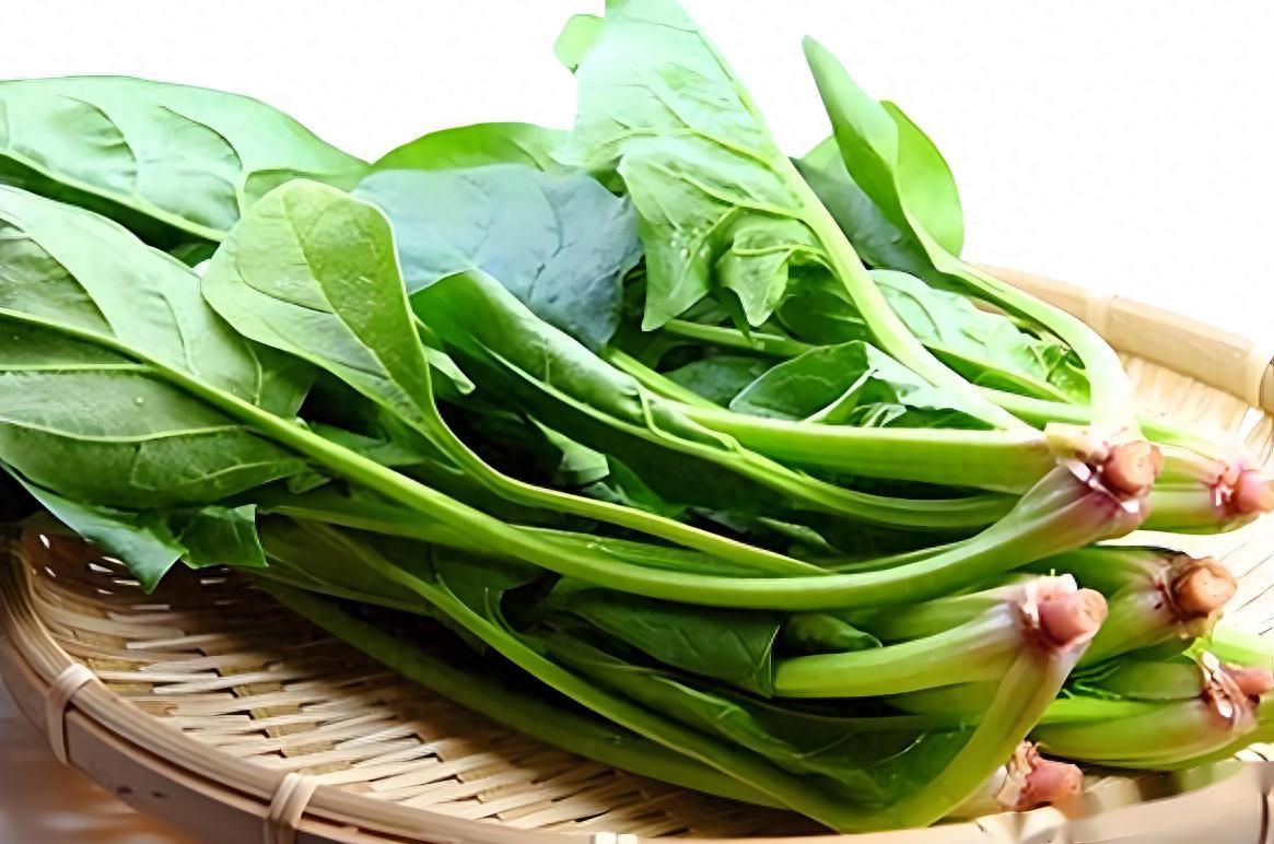 四种食物需要焯水吃，不建议直接下锅炒，否则等于吃“毒素”！大家好，我是陈大夫