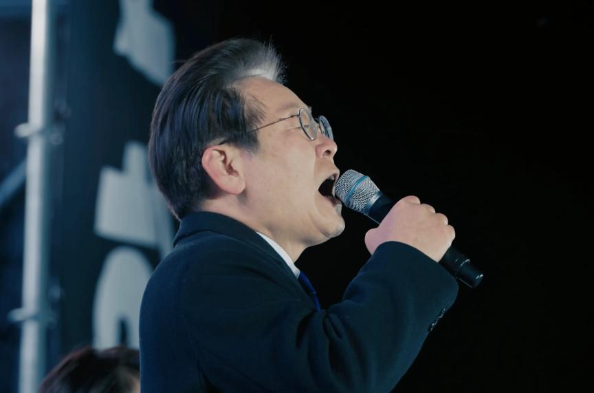 大家有没有发现一个现象？每当我们快要推进祖国统一，准备解决台湾问题的时候，朝鲜半