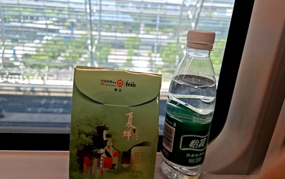 家里有事要辞职，领导跟我说你先别声张，我找个理由把你给裁了，这样你就可以领赔偿金