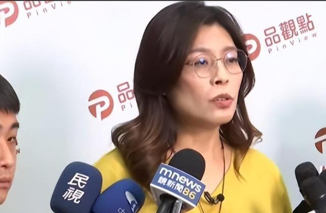 郑丽文现在估计挺后悔的，后悔什么？她后悔的不是加入国民党，也不是竞选主席时缴纳的