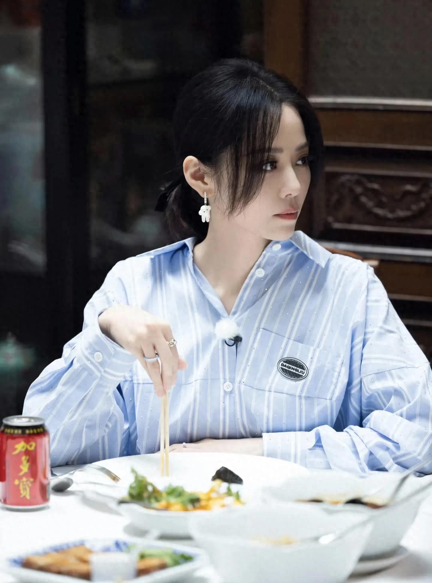 路人抓拍张靓颖！脱胎换骨式变美，生图颜值直接杀疯了