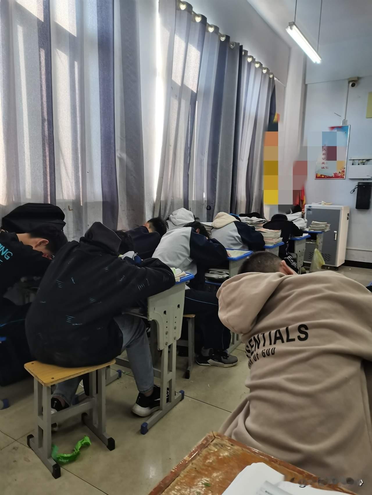 每个班都有“刺头”：上课顶撞、不交作业、违规定理直气壮！很多老师要么当众较劲下