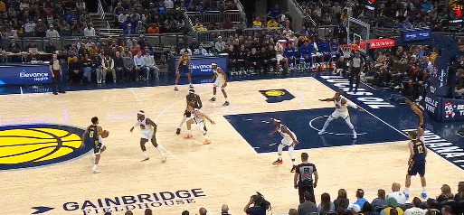 就是这种回合联防被西卡单打破开，勇士在使用联防就很谨慎，其实这种两分球适当可以放