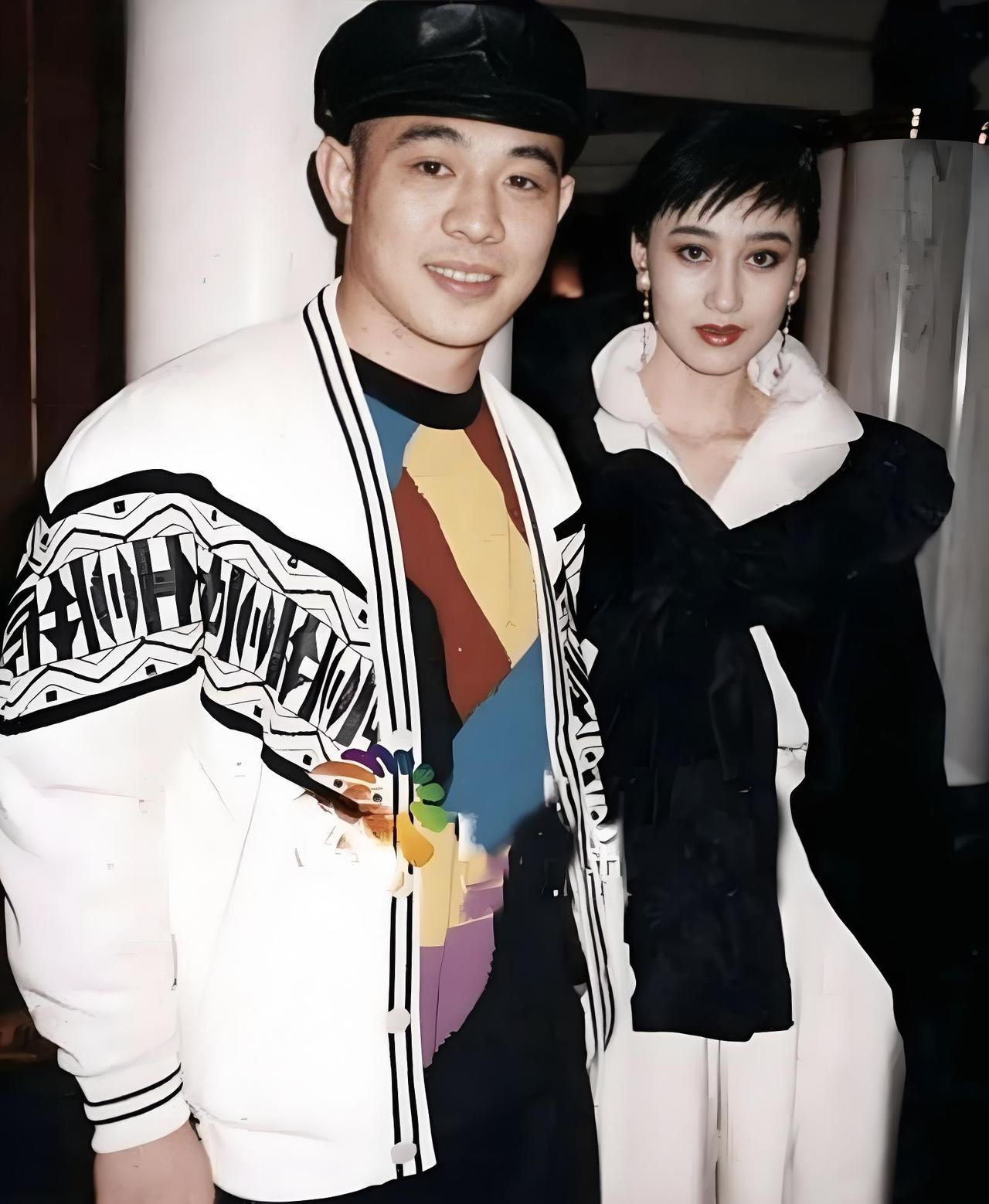 都说利智是人间尤物，看到这张照我才明白，她是真的很美呀！这是1989年拍摄的照片
