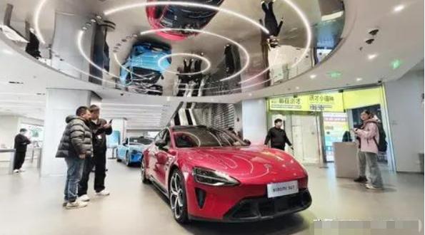 📈新能源车“价格战”熄火？小米、特斯拉、比亚迪集体涨价！🔥持续三年的新能