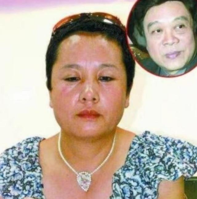 2004年，“赵忠祥数几年时间里一直和我保持着不正当关系，并且把我折磨的满身疾病