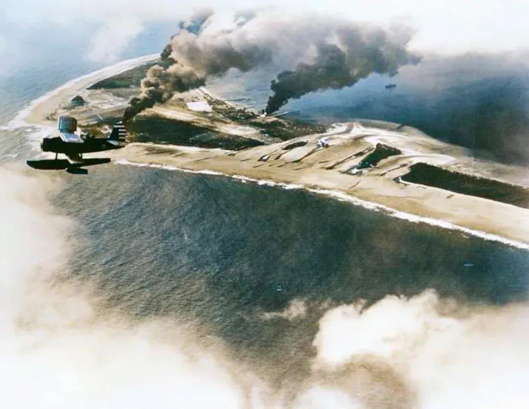 1942年2月1日，一架SOC“海鸥”（SOCSeagull）水上飞机在马绍尔