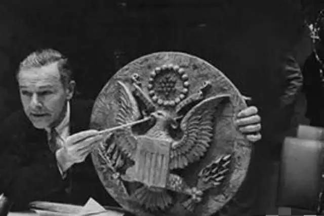 苏联发明的窃听器到底有多牛？不需要任何电子元件就可以在美国大使馆服役8年之久，在