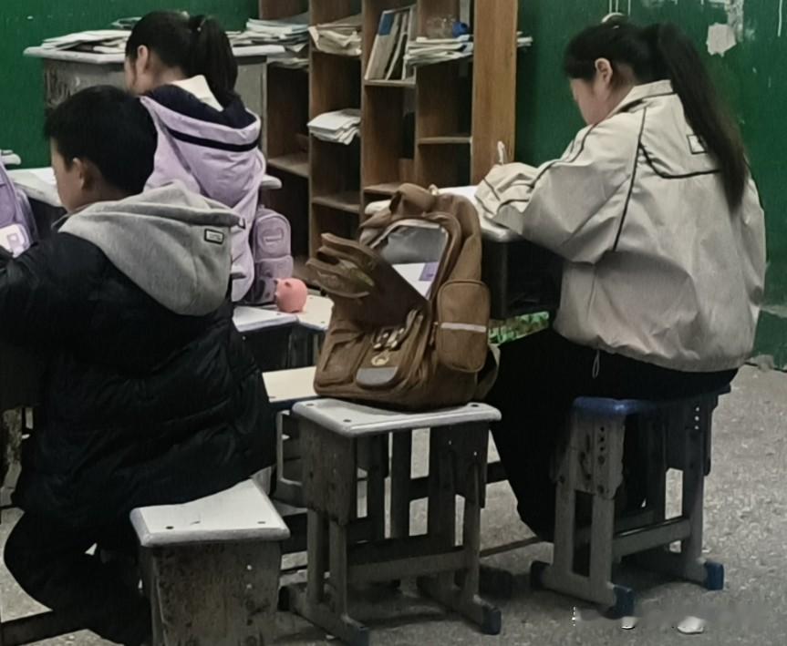 大学成了“高级养老院”？光骂没用，这三方不改变，谁的孩子都得栽跟头网上看